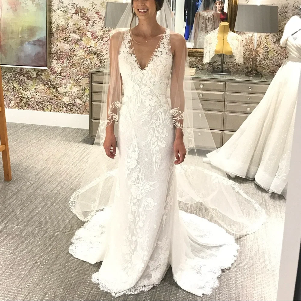 Pronovias EOS Lace Wedding Dress - Picture 1 of 16